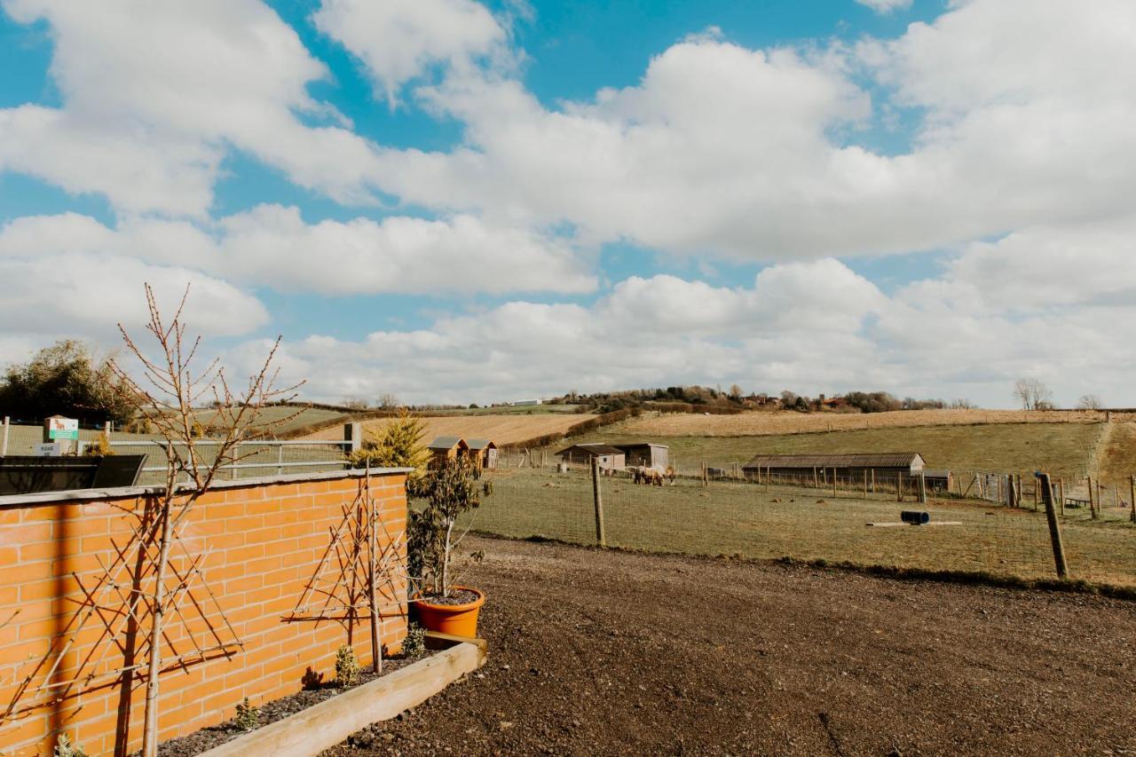 Fairview Farm Holiday Retreat: Luxury Lodges in Nottinghamshire Countryside Exterior photo