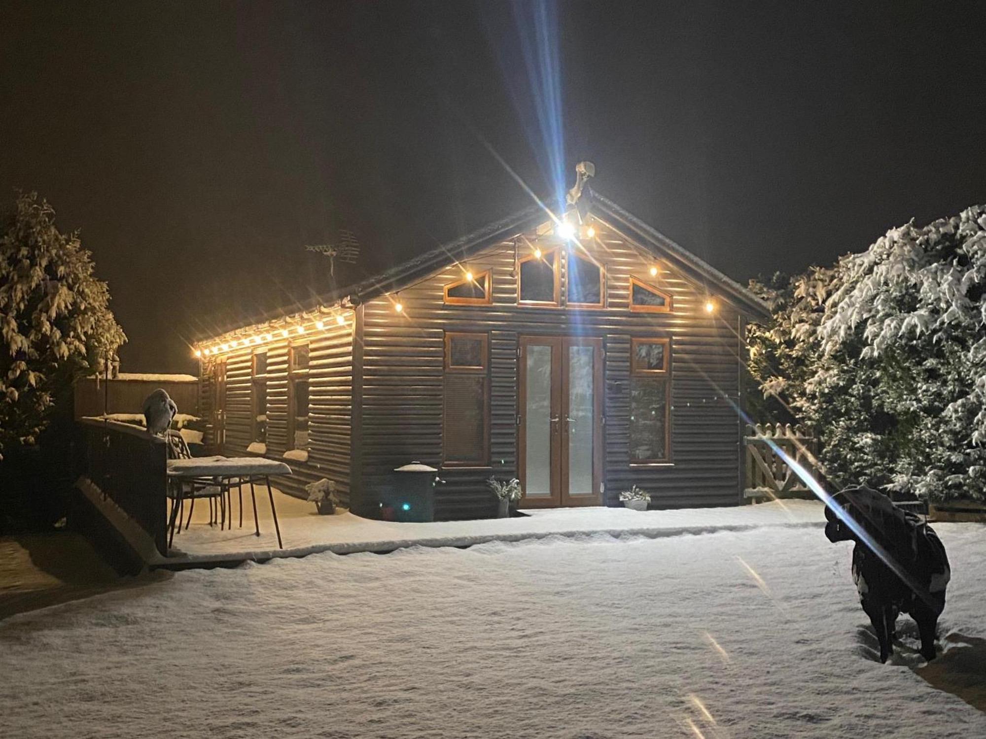 Fairview Farm Holiday Retreat: Luxury Lodges in Nottinghamshire Countryside Exterior photo